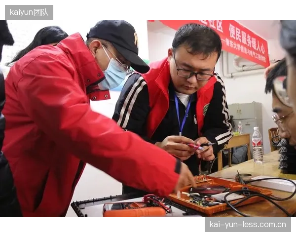 对高校而言，志愿服务时长和证书的价值，是否已超越了服务本身的专业性要求？
